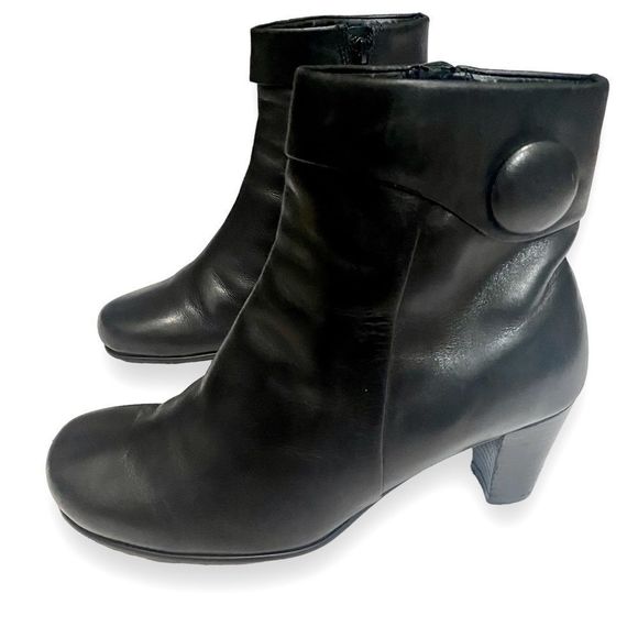 Ecco Shoes - Ecco | Womens Black Leather Hanna Low Heeled Ankle Bootie | Size 36/5-5.5